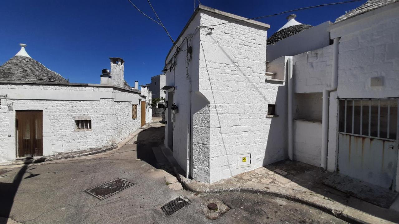Capodigallo Holiday Trullo Monte Santo Альберобелло Экстерьер фото